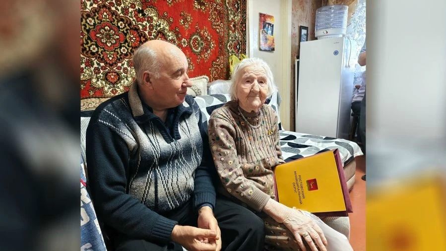 В Ростовском округе накануне поздравили с днём рождения Евгению Ивановну Молодяшину