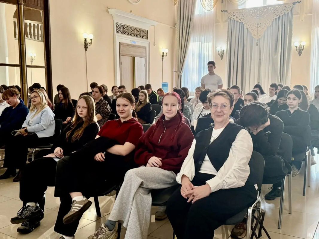 Открытый диалог с молодёжью о выборах и местном самоуправлении прошёл в Гаврилов-Яме Открытый диалог с молодёжью о выборах и местном самоуправлении прошёл в Гаврилов-Яме
