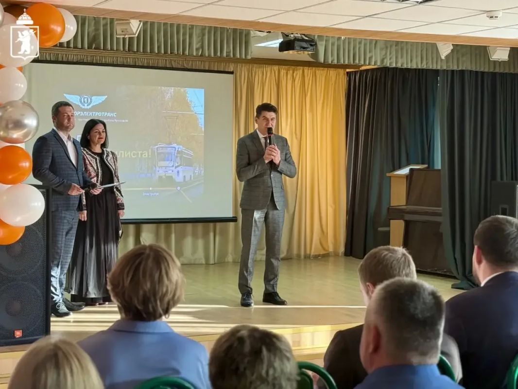 Сотрудников предприятия «Яргорэлектротранс» поздравили с профессиональным праздником Сотрудников предприятия «Яргорэлектротранс» поздравили с профессиональным праздником