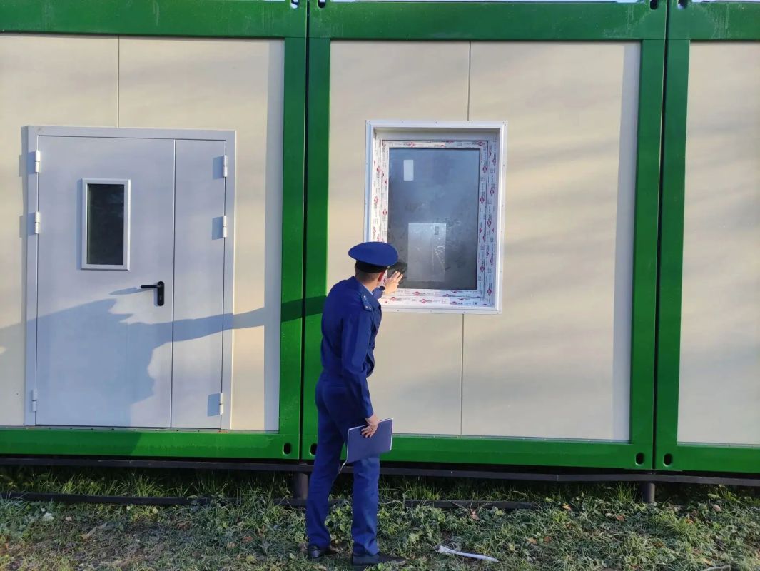 Прокуратура Даниловского района контролирует работы по возведению фельдшерско- акушерского пункта в п. Рощино Прокуратура Даниловского района контролирует работы по возведению фельдшерско- акушерского пункта в п. Рощино