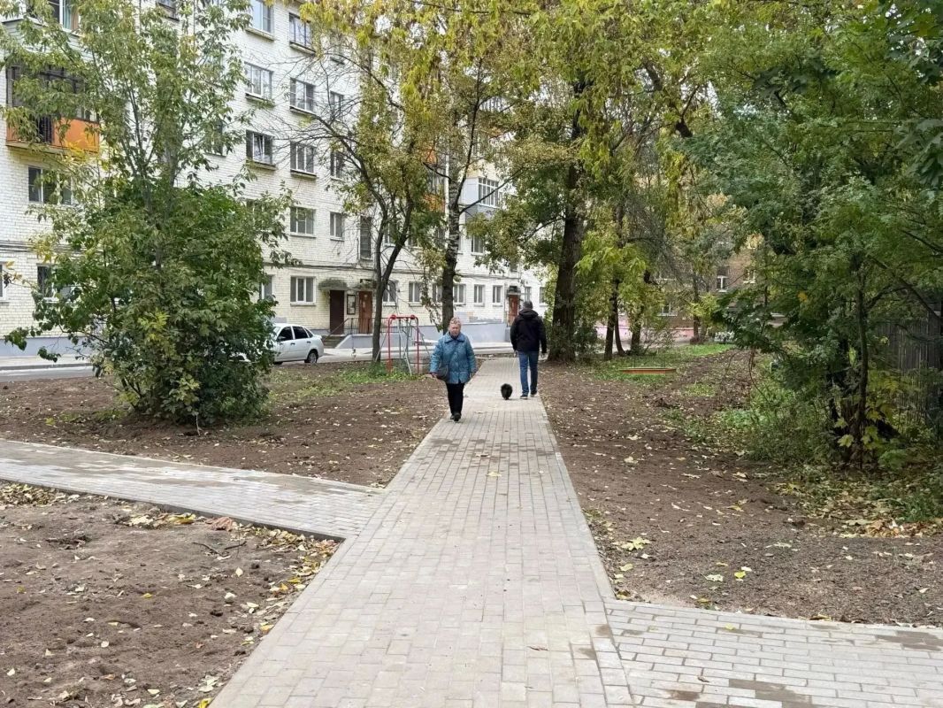 Михаил Евраев: В этом сезоне работы по проекту «Наши дворы» полностью завершили уже 11 муниципалитетов региона Михаил Евраев: В этом сезоне работы по проекту «Наши дворы» полностью завершили уже 11 муниципалитетов региона