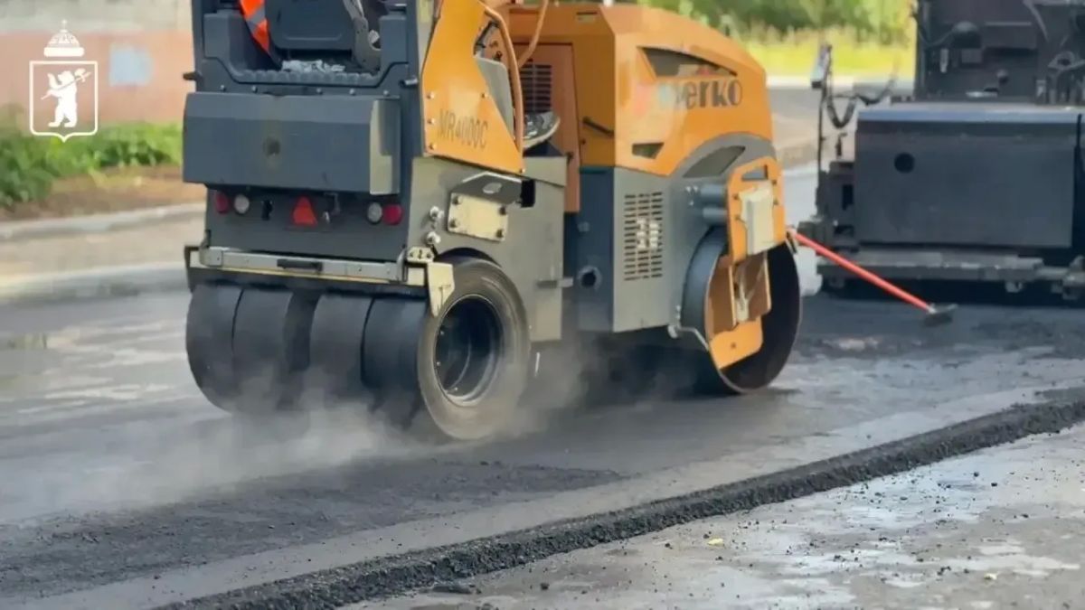 В Ярославле реализуется программа масштабного обновления дворовых территорий В Ярославле реализуется программа масштабного обновления дворовых территорий