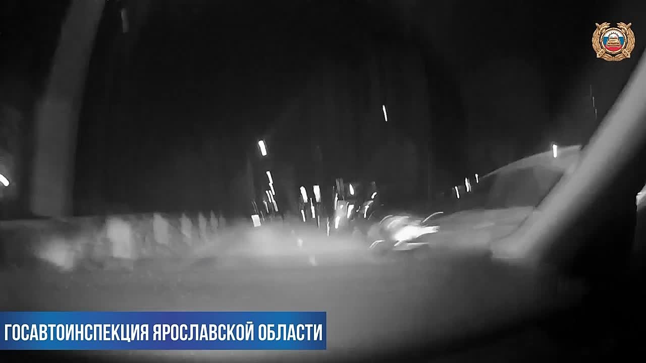 В Рыбинске подросток, уходя от преследования полицейских, устроил ДТП