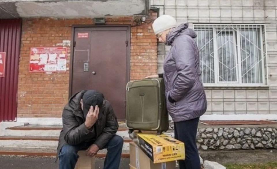 Когда родство не спасает: как собственник может выселить родственников