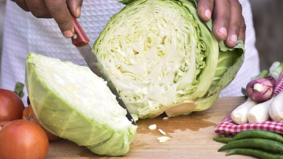 Заквасите в пять раз больше, чем обычно: вот как нашинковать капусту за считаные минуты
