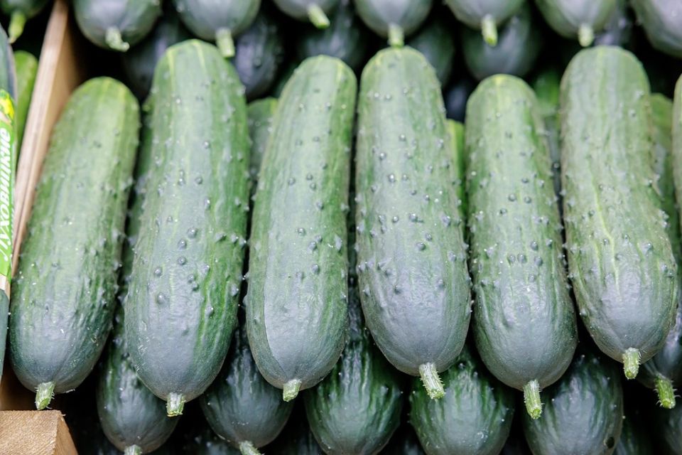 Как очистить ванную с помощью простого огурца: неожиданный способ