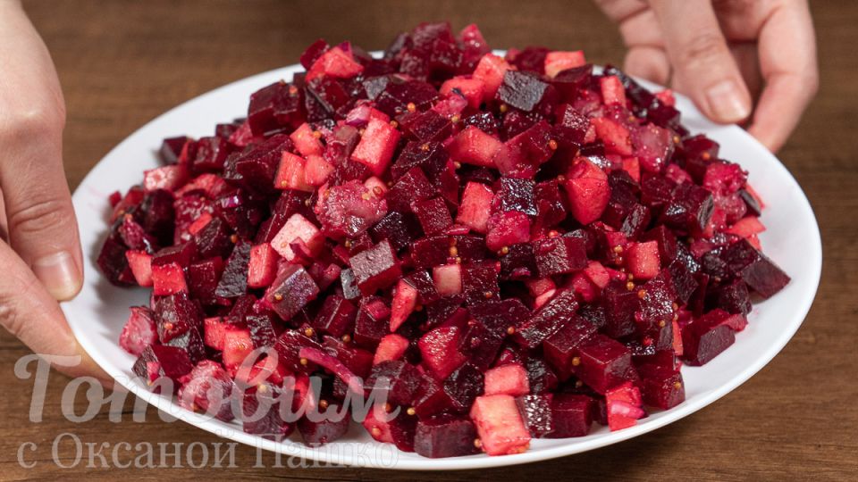 Свекольный салат с селедкой: яркие вкусы и простота приготовления