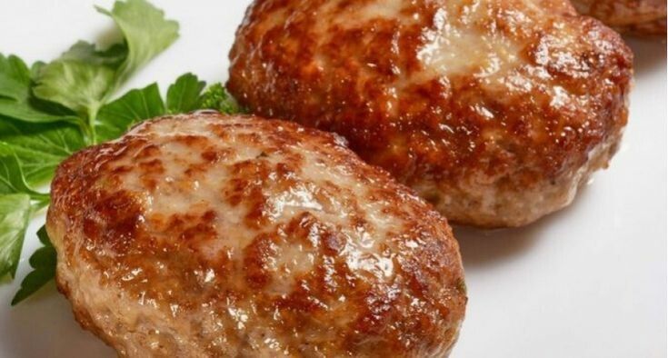 Секреты идеальных домашних котлет: как добиться сочности и аромата