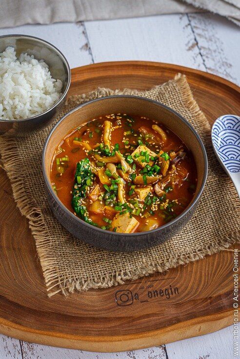 Суп кимчи: пряное наслаждение для любого времени года